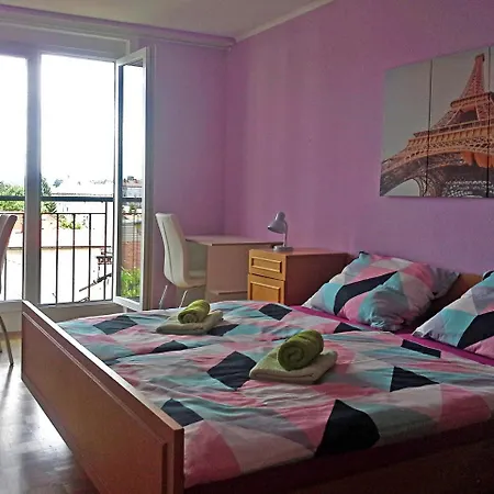 Lara *